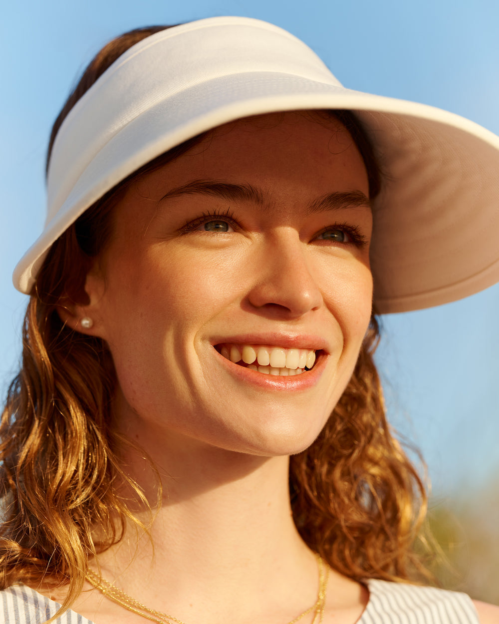 Wide Brim Visor - US 3595