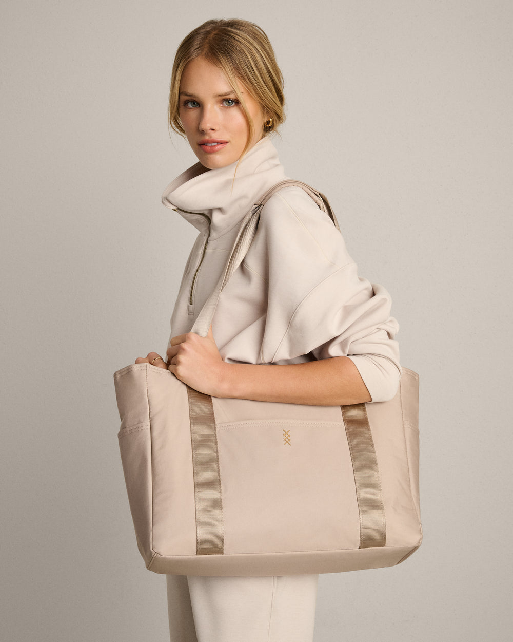 On The Daily Tote - US 7803