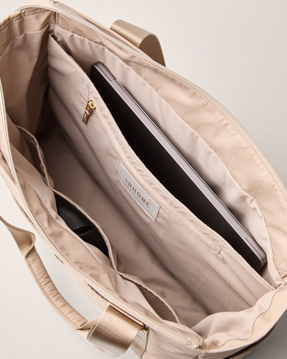 On The Daily Tote - US 7803