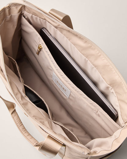 On The Daily Tote - US 7803