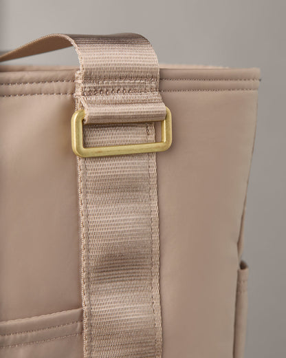 On The Daily Tote - US 7803