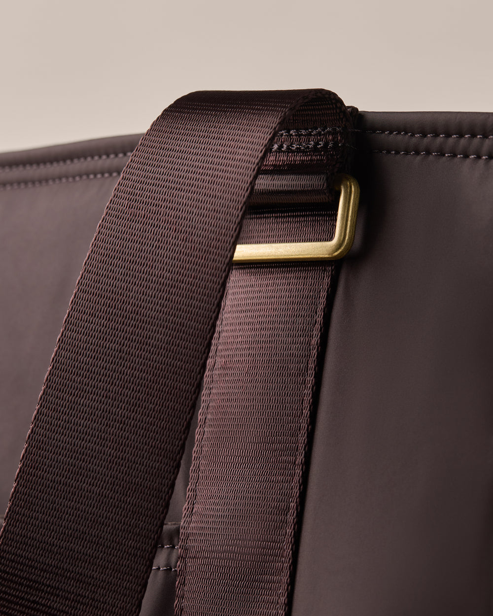 On The Daily Tote - US 4054