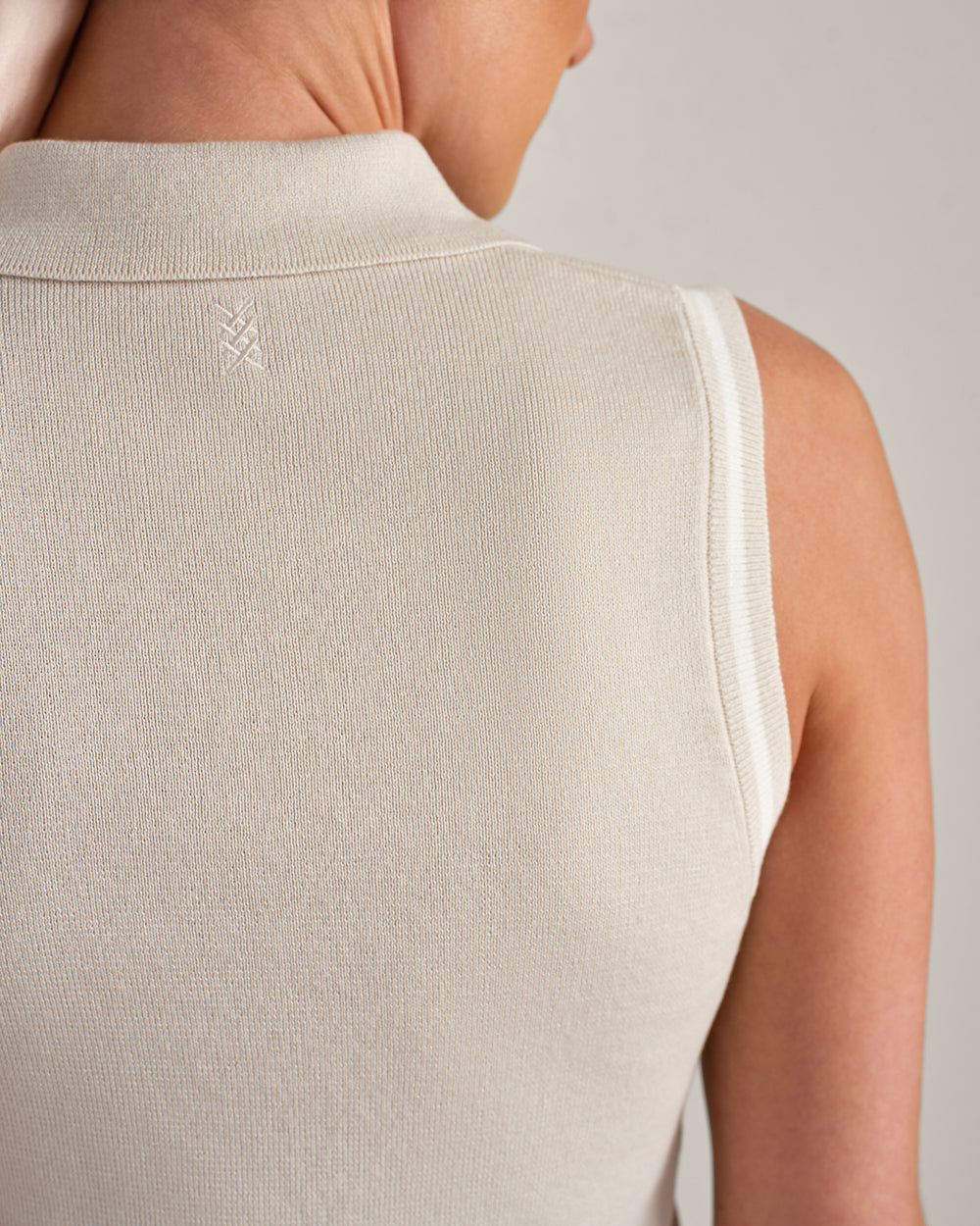 Views Sleeveless Polo - US 1657