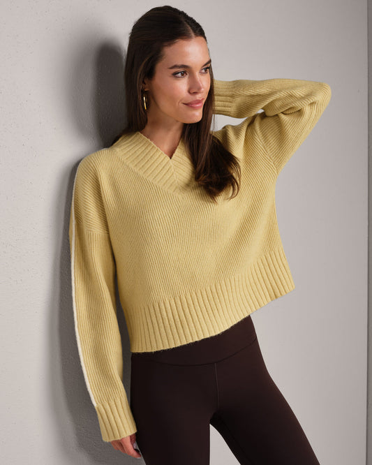Westside V-Neck Sweater - US 8047